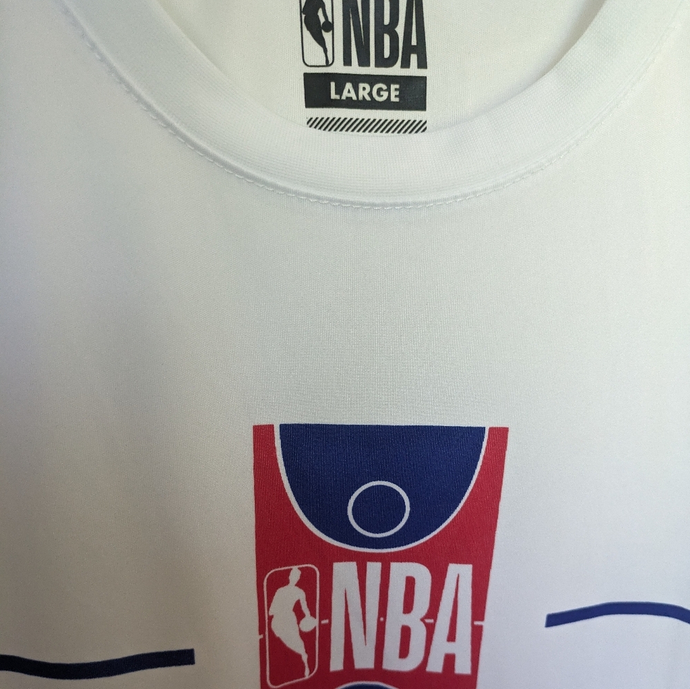 Men's NBA shirt large pull over new